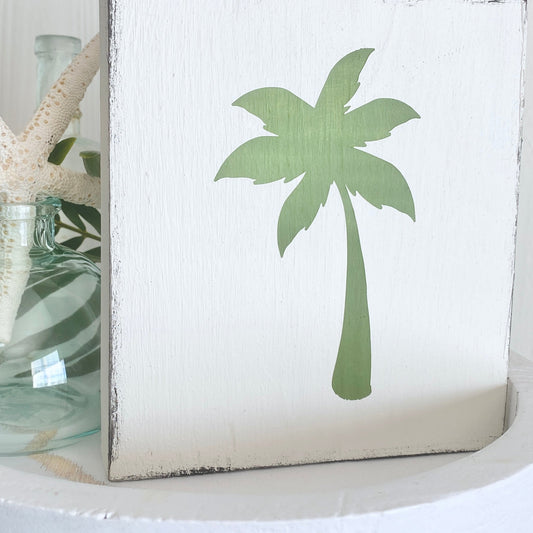 green coastal decor for a natural and relaxed beach home